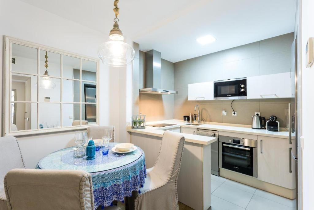 Atrivm San Julian Apartment Sevilla Bagian luar foto